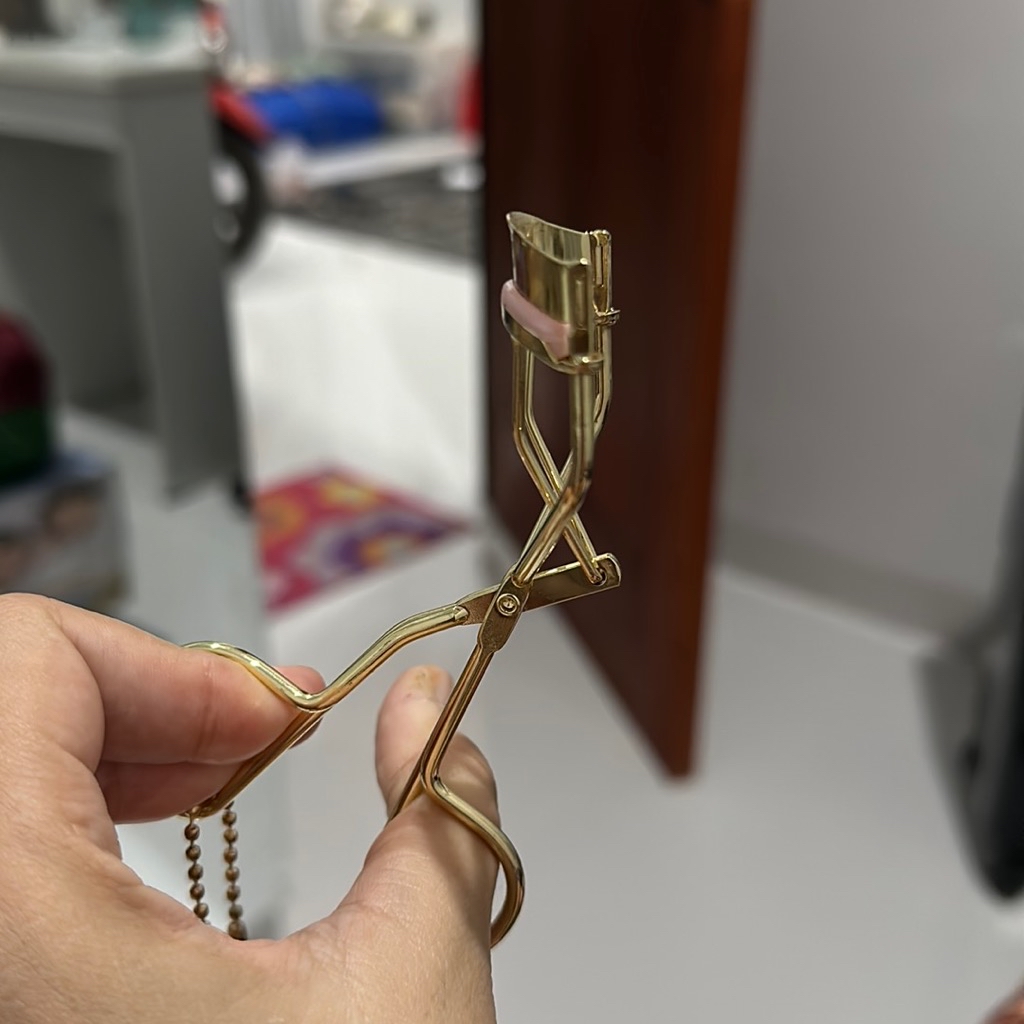 It Curl Eyelash Curler imgfdn-6eb617d3-066d-4fc0-b4c0-dea51104756c