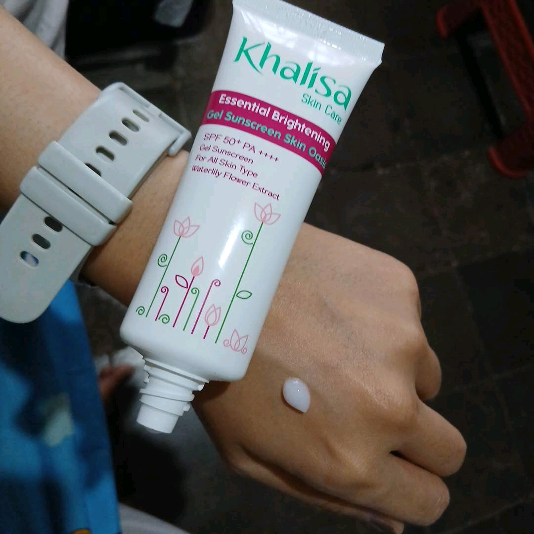 Essential Brightening Gel Sunscreen Skin Oasis imgfdn-c93f9432-9e6b-4551-87a4-ac1d2f7ac0ce