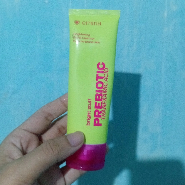Bright Stuff Prebiotic Tranexamic Acid Brightening Facial Cleanser imgfdn-85c85572-5ca2-4d6c-b925-6e23724afe42