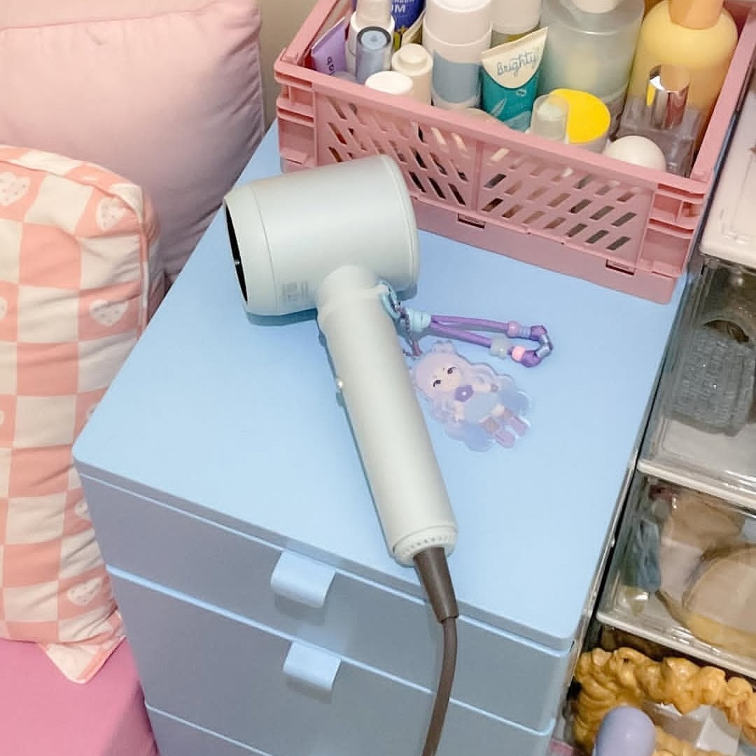 Luna Hair Dryer imgfdn-87ec2e8e-4561-4f40-a3f2-6c38c5c67d98