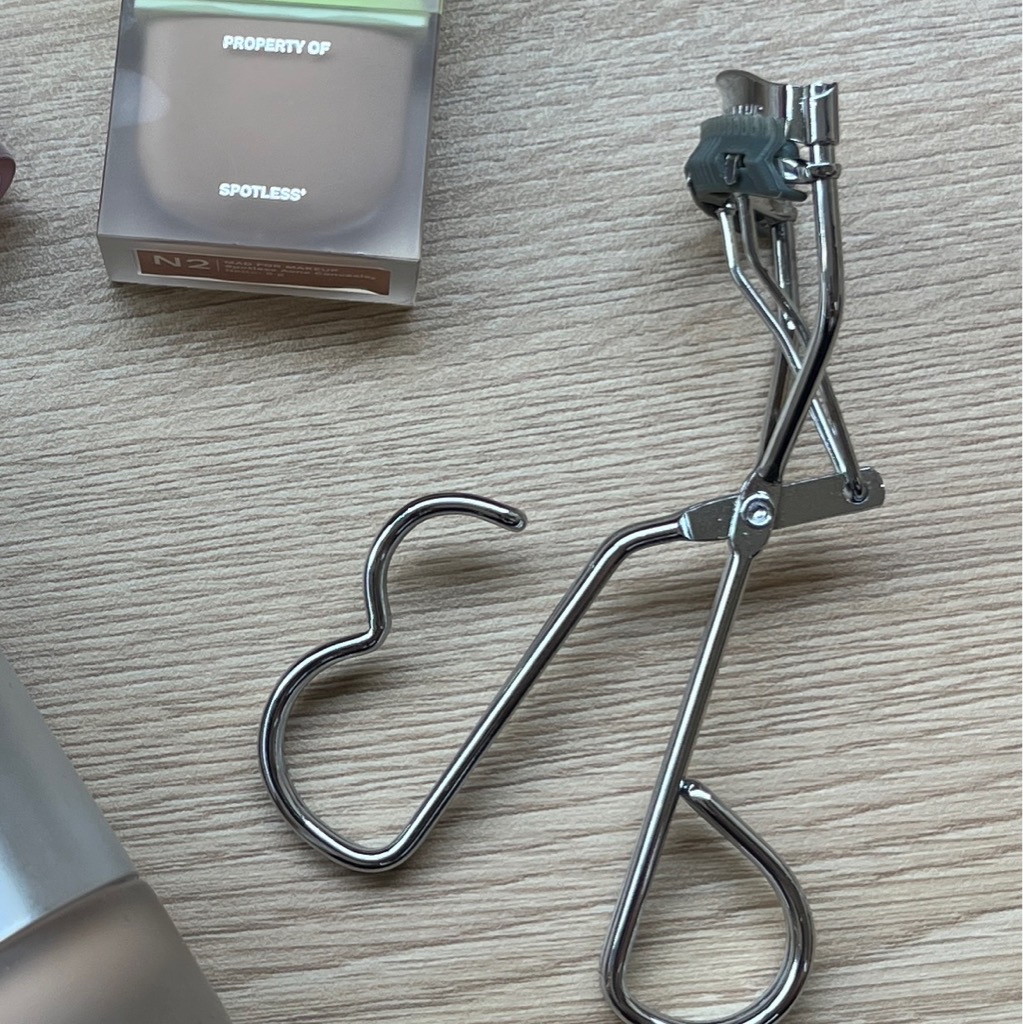 Kok Extra Lentik imgfdn-12f8d3a0-9b97-47b3-b45c-8f5e9e9d8085