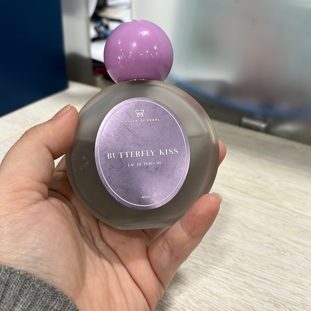 Mother Of Perfumery - Butterfly Kiss imgfdn-741c0eb9-f4c6-44e0-afde-1fd4b2d53681