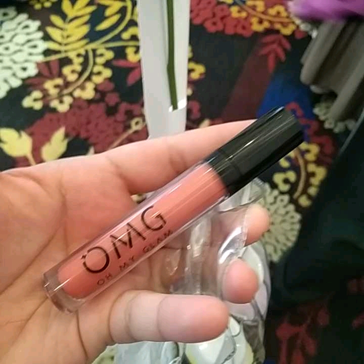 Oh My Glam Mattelast Lip Cream - 30 Cookie Bomb imgfdn-1998e066-78e8-40b8-8004-fa36ca2e1d2e
