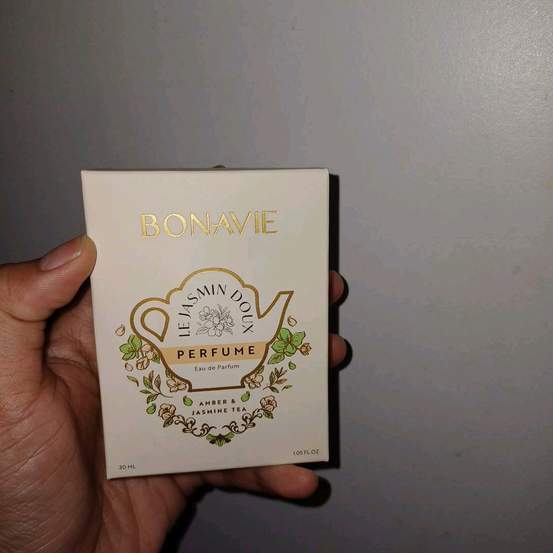 Eau De Parfum - Le Jasmin Doux imgfdn-1469cd6d-eee8-44e1-9b2d-c3d25a261c0d
