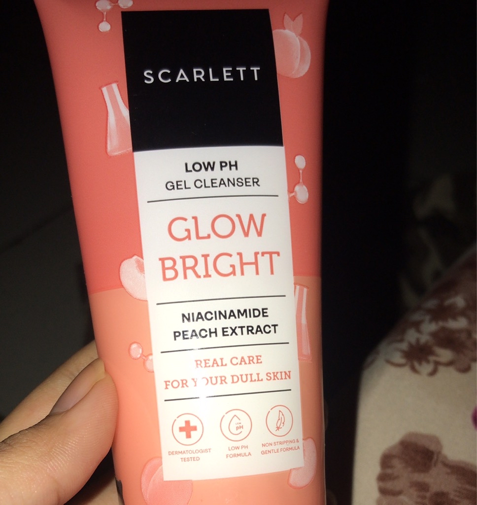Low pH Glow Bright Gel Cleanser imgfdn-df6fa38d-d5c6-41a5-8901-ed6ce447351e