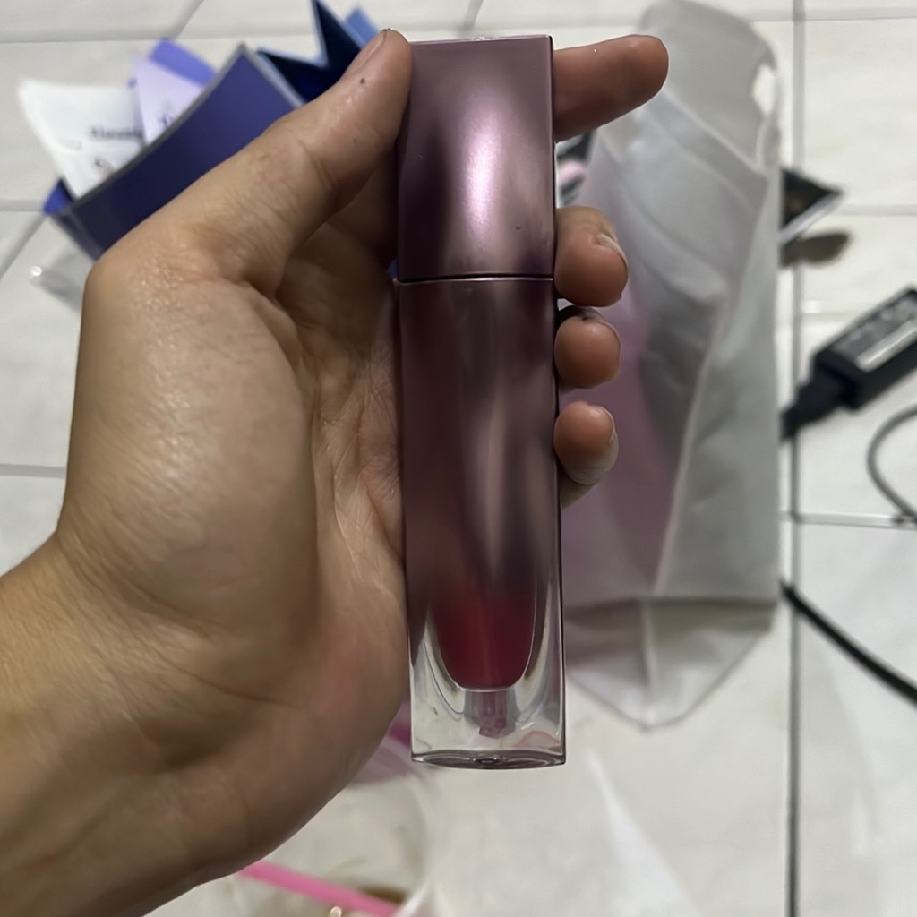 Nebula Velvet Lip Cream - 04 Allura imgfdn-d53e18bd-86ac-4d89-b916-7d23567c2294