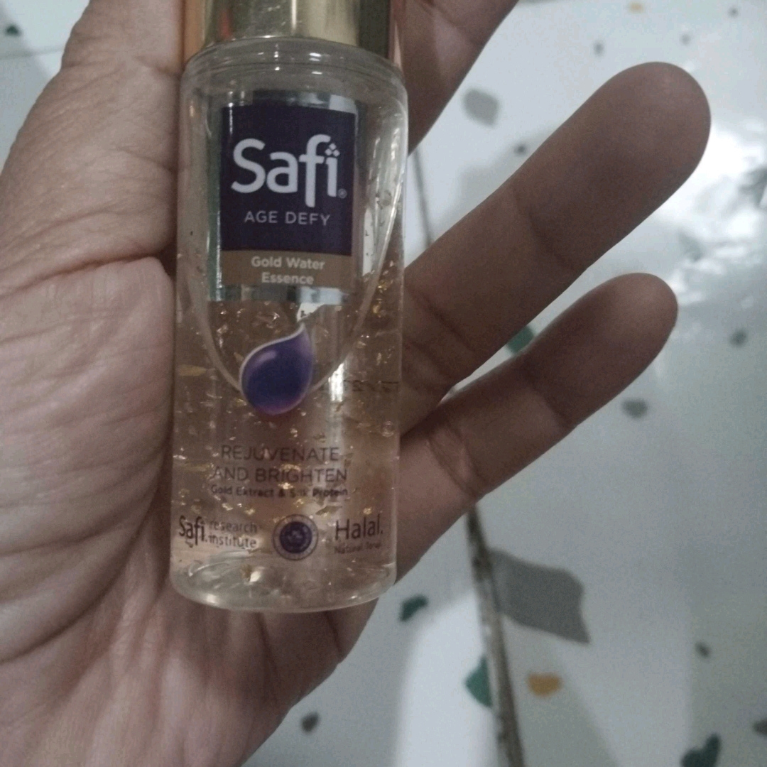 Age Defy Gold Water Essence imgfdn-84354757-9652-4e89-a401-b88a404b49f9