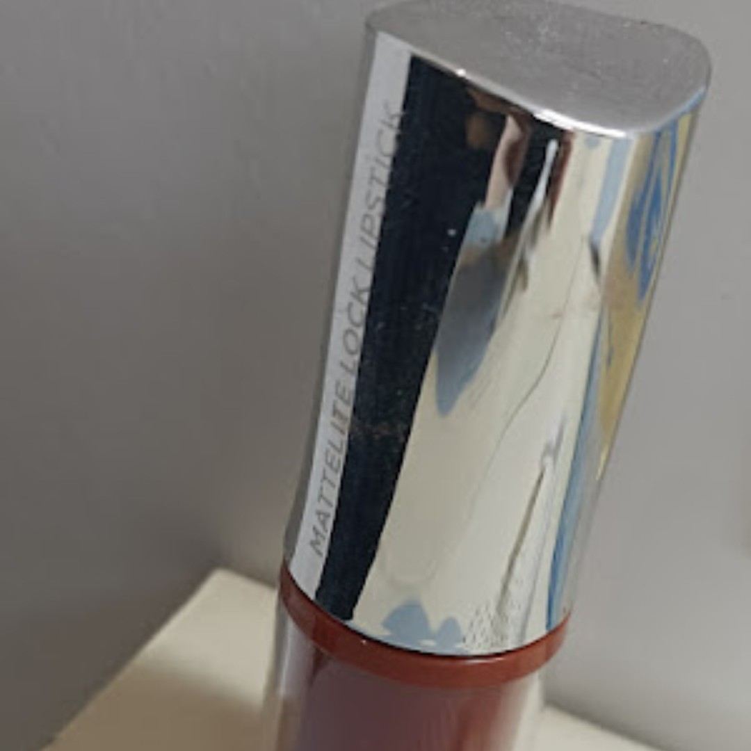 Mattelite Lock Lipstick - 09 Mars imgfdn-37a373fd-2b04-4b4c-925e-d5081ddcb8eb