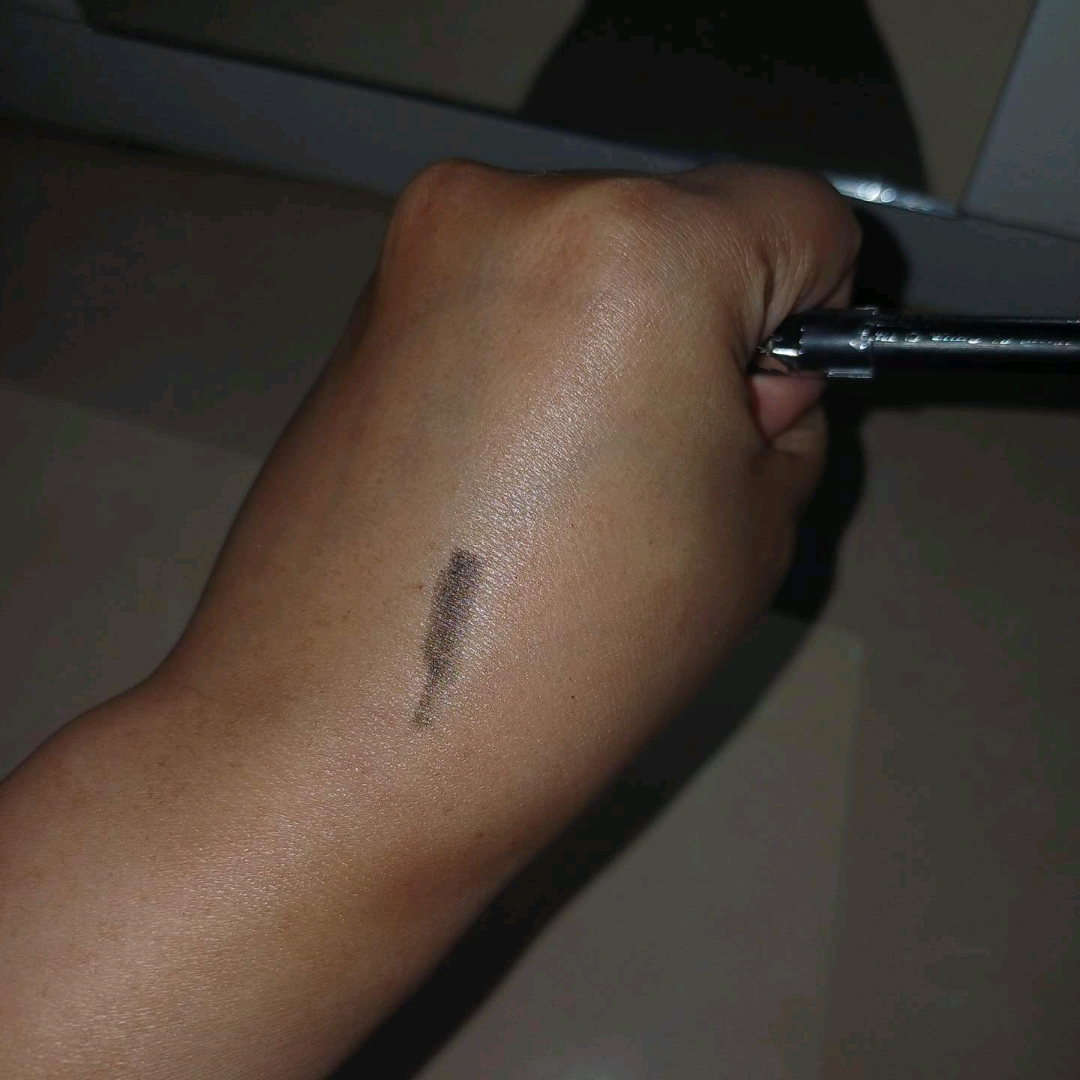 Eyebrow Pencil - Ash Grey imgfdn-41740f84-adce-45ea-accd-488ecac14556