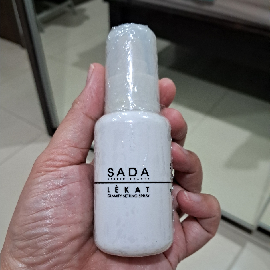 Lekat Glamify Setting Spray imgfdn-eb740e52-41a0-4600-bfb9-7aecfa62ce3a