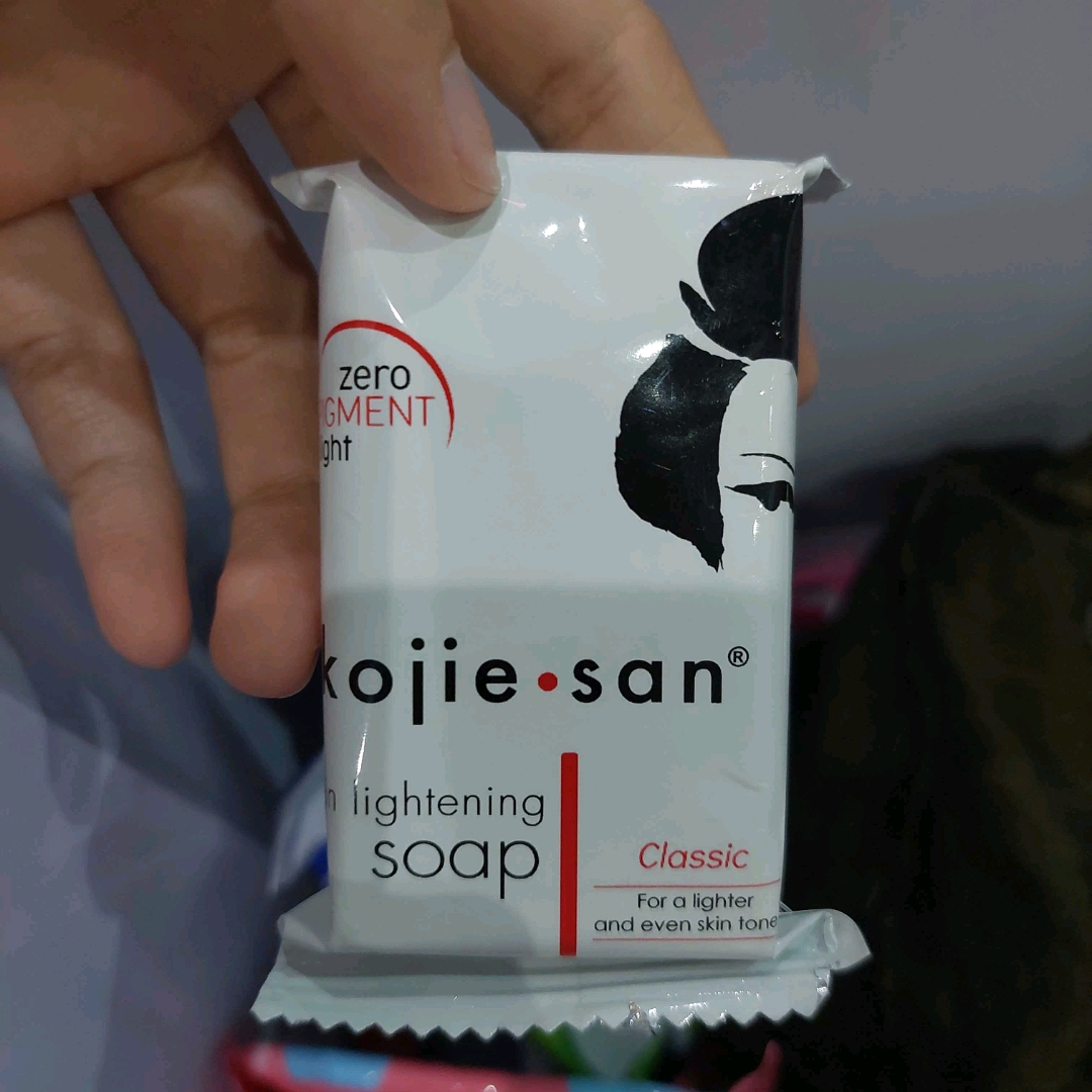 Skin Lightening Soap with Hydromoist imgfdn-de0d866a-af6c-499a-84a2-8ddab0c89624