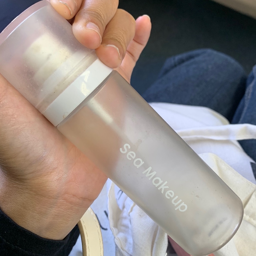 Lock It Matte Acne Setting Spray imgfdn-7d217882-d545-4515-8f8d-5f66a0cb5114