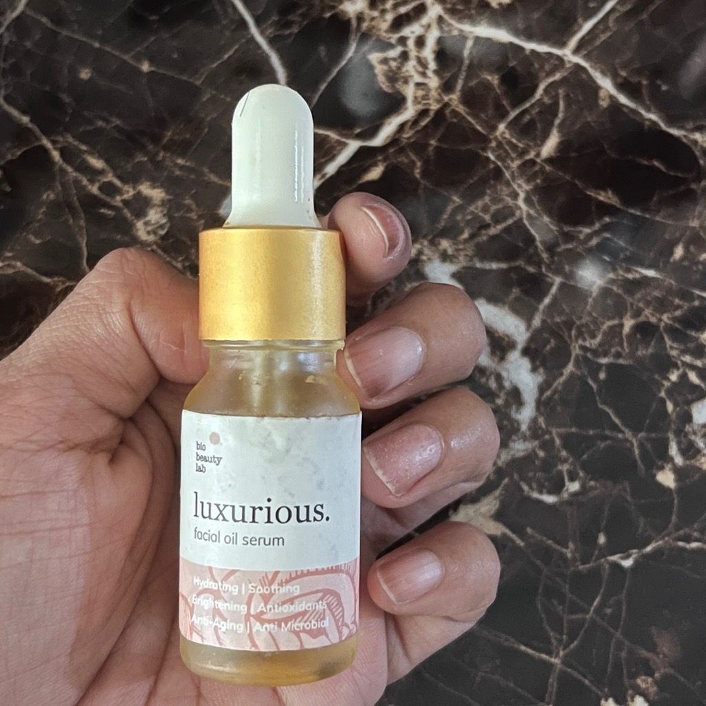 Luxurious Facial Oil Serum imgfdn-9d302a15-5261-48ec-9dc9-4e3f8534a981