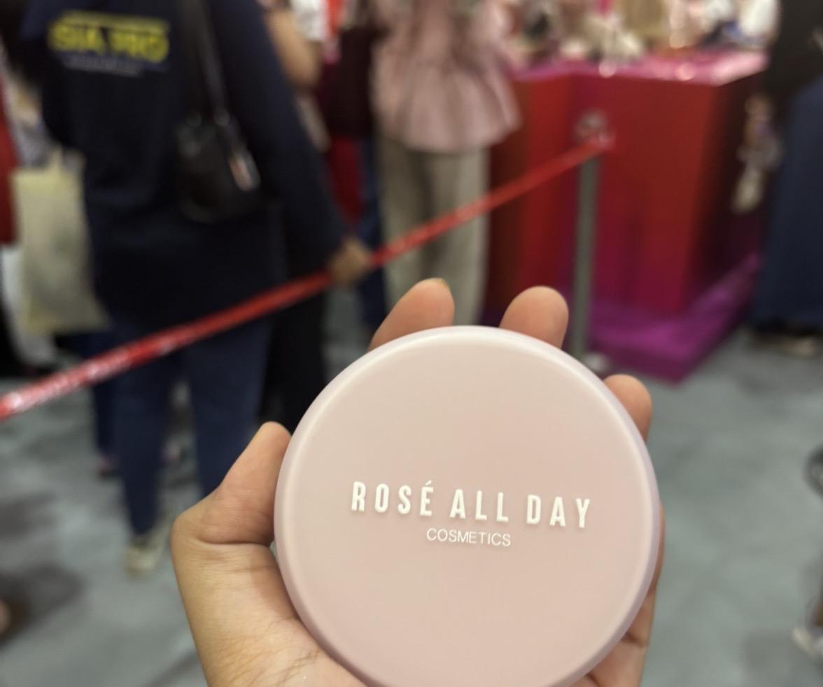 The Realest Lightweight Essence Cushion - Ivory imgfdn-cf80fa50-a1f0-4872-b82c-0243afc49693