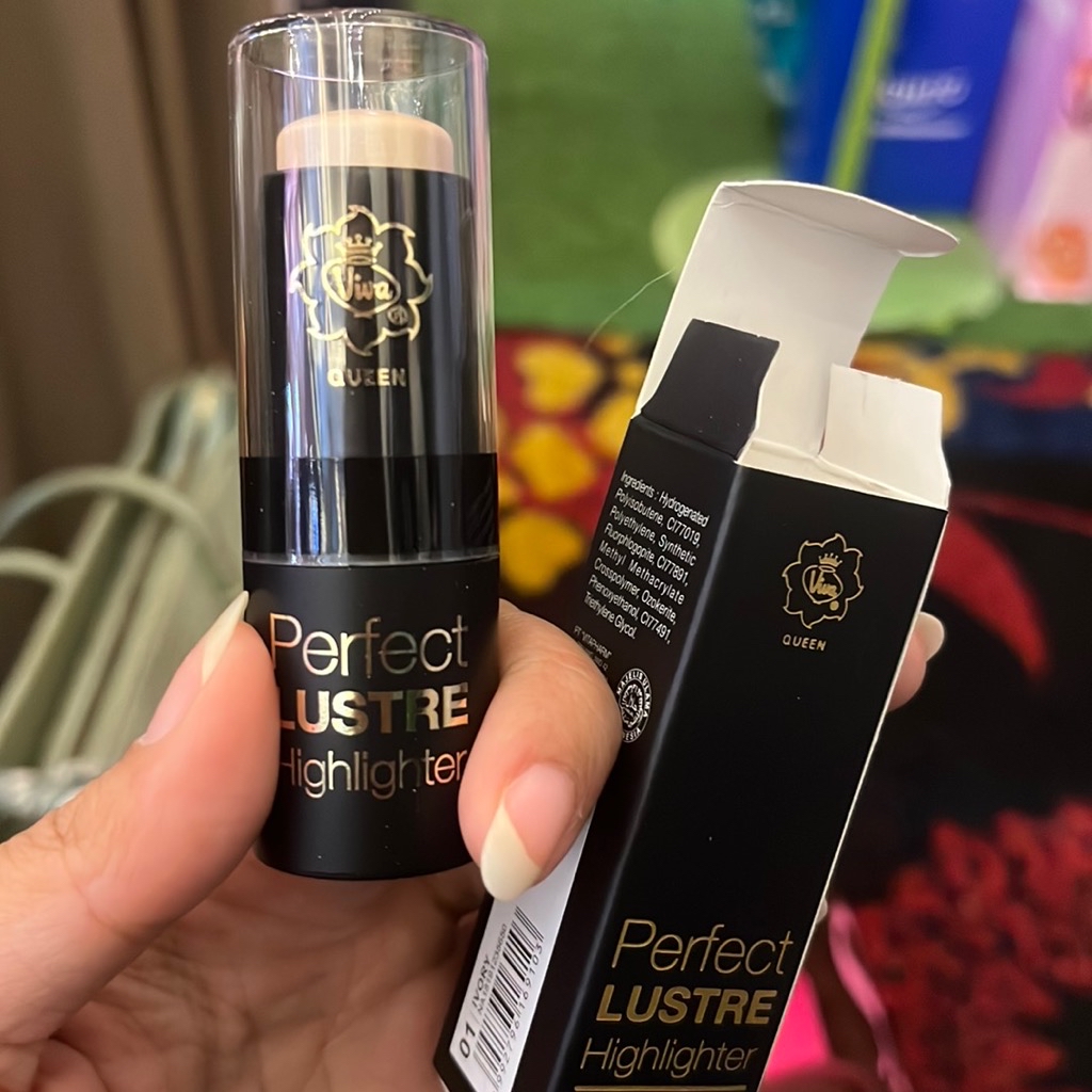Queen Perfect Lustre Highlighter - Ivory imgfdn-ab6a79f6-1eb8-4158-8840-b126b3ad4ca7