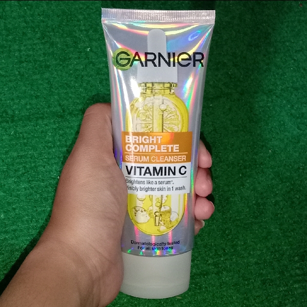 Bright Complete Vitamin C Serum Cleanser imgfdn-b2ad18ea-a887-4d8d-8957-f5bfc68abb7e