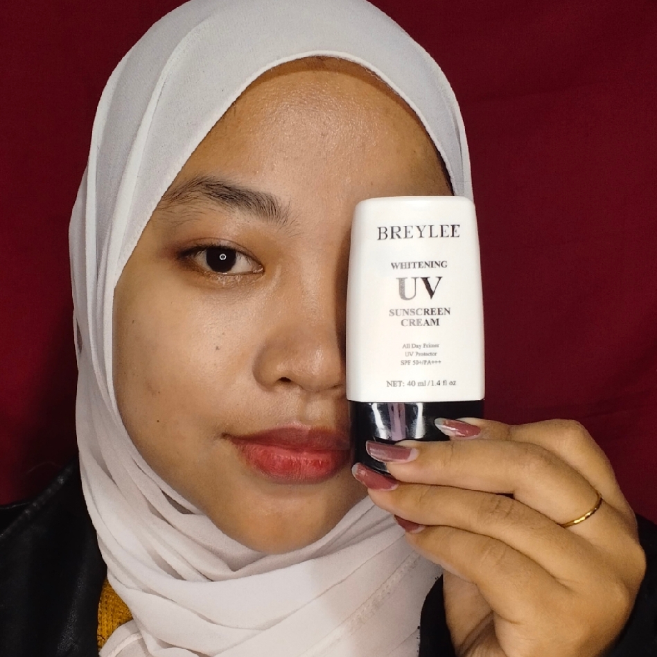Whitening UV Sunscreen Cream imgfdn-75b160d7-295d-4333-a4be-a58f12f143df