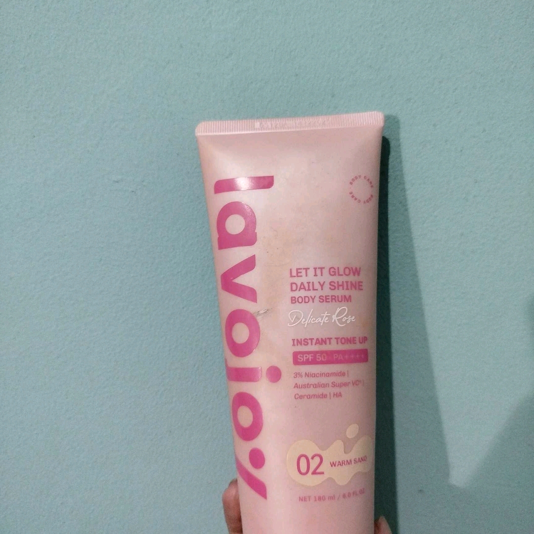Let It Glow Daily Shine Body Serum Instant Tone Up SPF 20 PA++ imgfdn-2cbc32b5-c3d6-448c-9491-a1031a5a9b7c