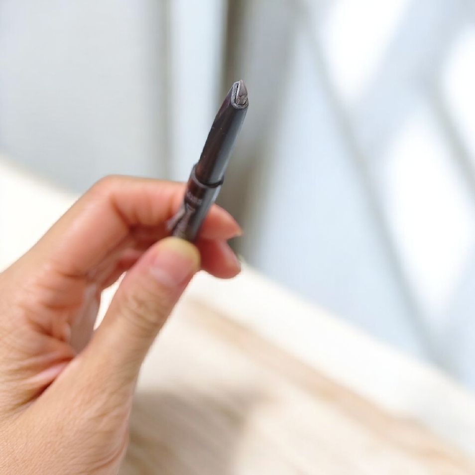 Drawing Eye Brow - #2 Gray Brown imgfdn-d8f1f2c5-9a38-48ac-bc8c-9a66692ef331