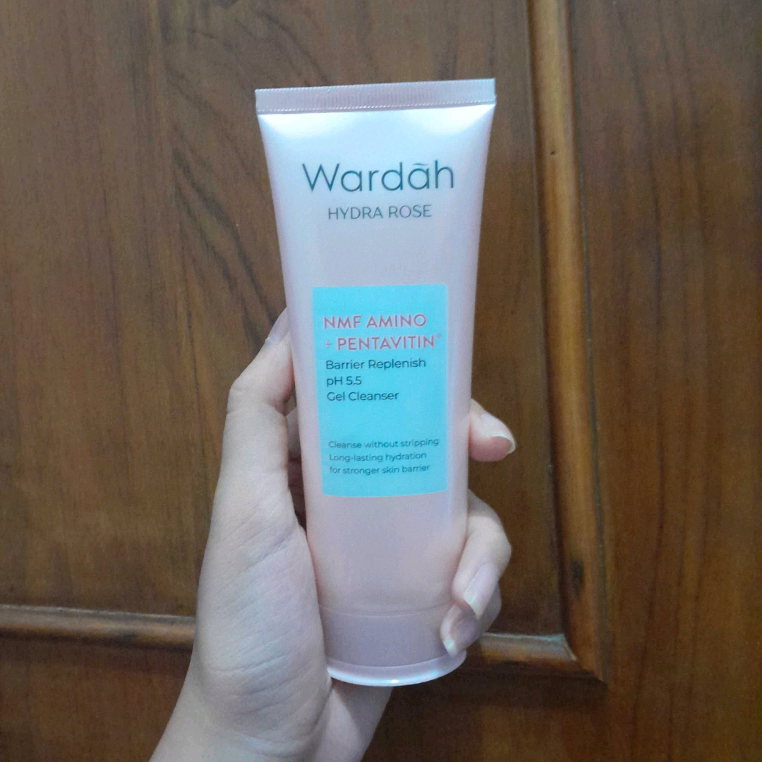 Hydra Rose NMF Amino + Pentavitin Barrier Replenish pH 5.5 Gel Cleanser imgfdn-efa29f46-52df-444f-8a34-c43fa65e02aa