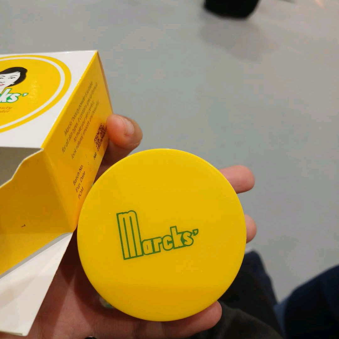 Bedak Beauty Powder - Invisible imgfdn-f19612c4-530c-4aa2-a3b0-8ad3bf5e1fe5