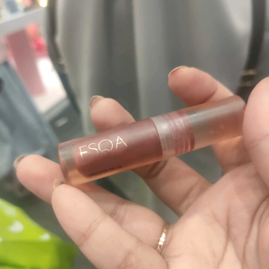 Slick Drip Serum Lip Tint - Cashmere Nude imgfdn-a62e8a1f-4caf-4968-8962-8ef8ed3c6bbb