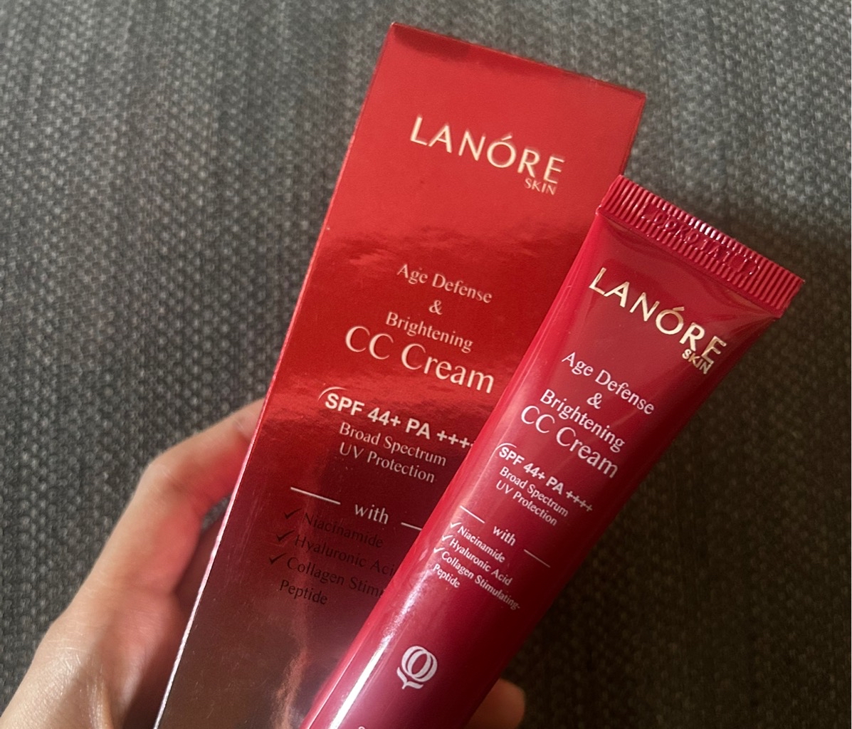 Age Defense & Brightening CC Cream SPF 44+ PA++++ - 02 Sandy Beige imgfdn-ca3ef2e1-b027-4c5e-af44-c74818324a77