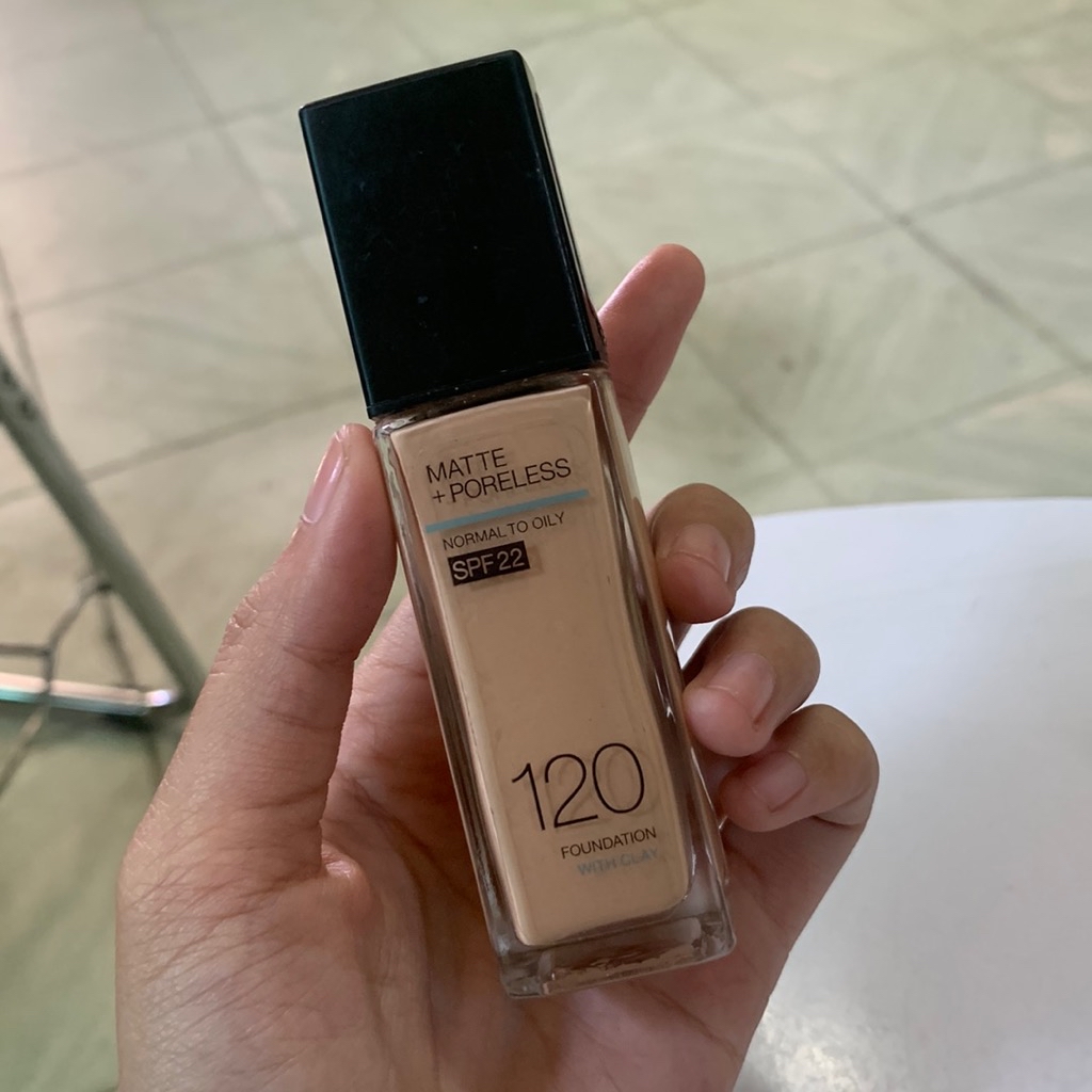 Fit Me! Matte + Poreless Foundation - 335 Classic Tan imgfdn-4404fee4-924b-43e4-bad6-9e8b353f12ab