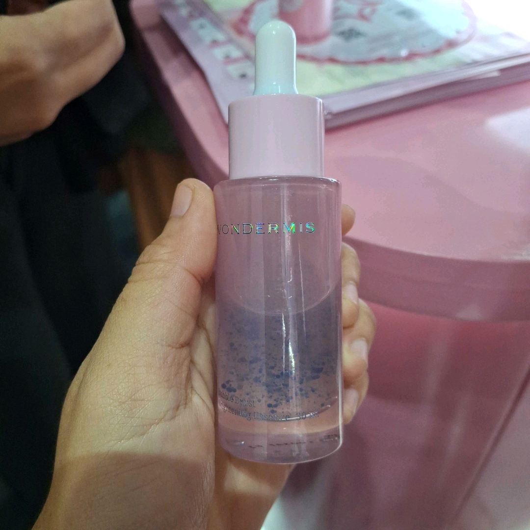 Bubble Burst Brightening Essence imgfdn-510b4c19-9c74-40ae-86dc-e71f9b70f1a2
