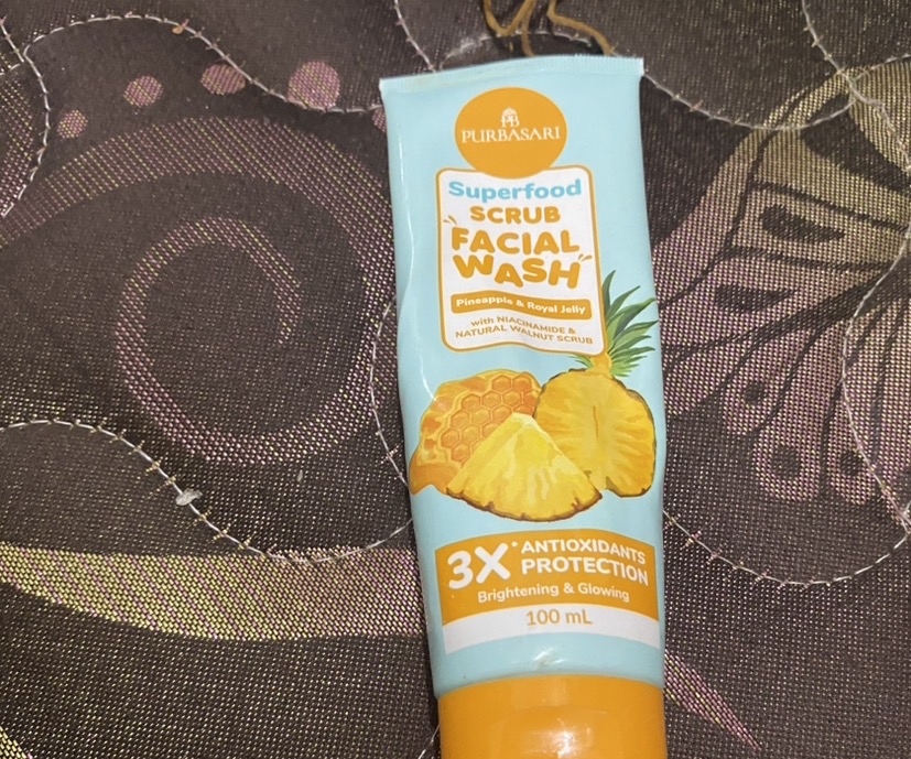 Superfood Body Serum - Pinneaple & Royal Jelly imgfdn-7a435e8d-6442-47d6-ae6b-a58418dc6884