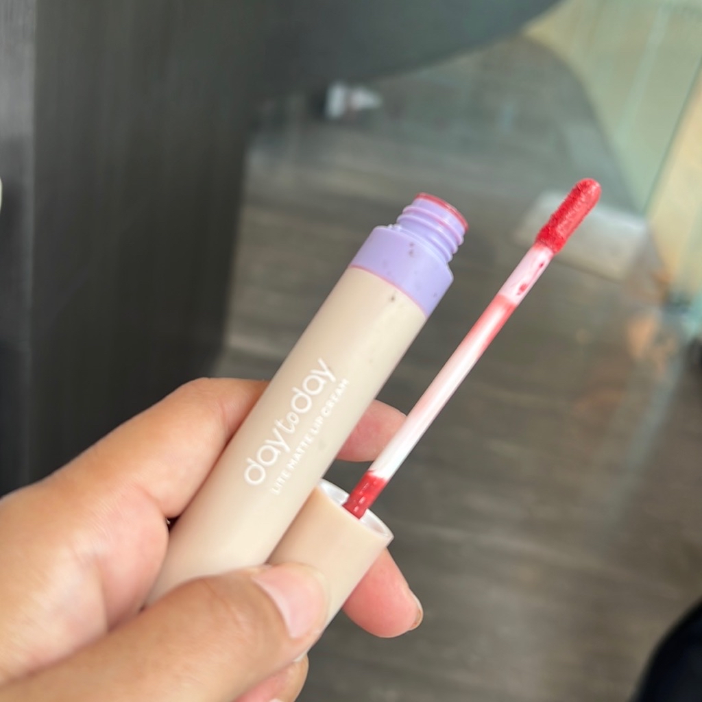 Day to Day Series Lite Matte Lip Cream - 03 Passionate imgfdn-86e734df-0796-455f-87d5-6aea74059ab8