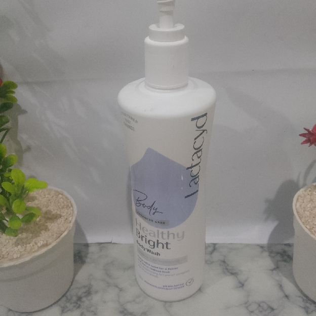 Healthy Bright Body Wash imgfdn-30e04b53-ffc9-4805-acb3-452a3887abae