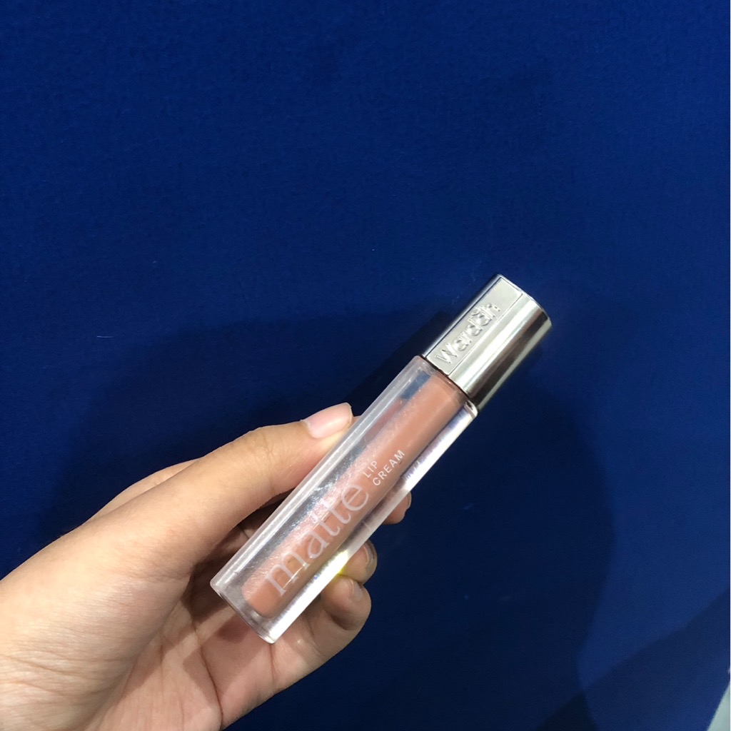 Exclusive Matte Lip Cream - 27 Beehave imgfdn-5a2db985-7857-494c-8580-33f29ff49f21