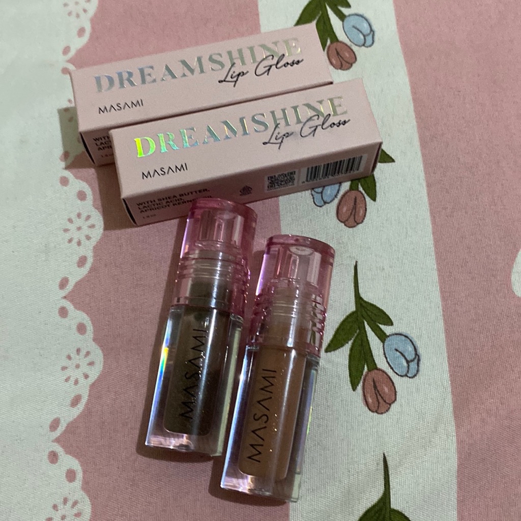 Dream Glow Lip Gloss - Blossom imgfdn-384223e7-02bd-4d53-a52f-8566e3855c37
