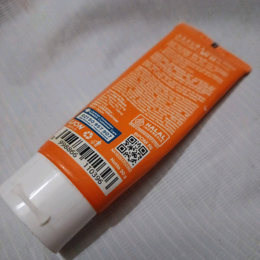 Diamond Bright Sunscreen SPF 50 PA ++++ imgfdn-de7574be-8106-4368-8054-206558a340d8