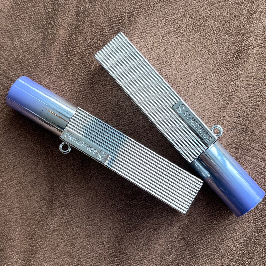 Forever Stay Comfort Lip Glaze - 03 Treschic imgfdn-66ffe33e-2ead-4506-a363-817515f5301f