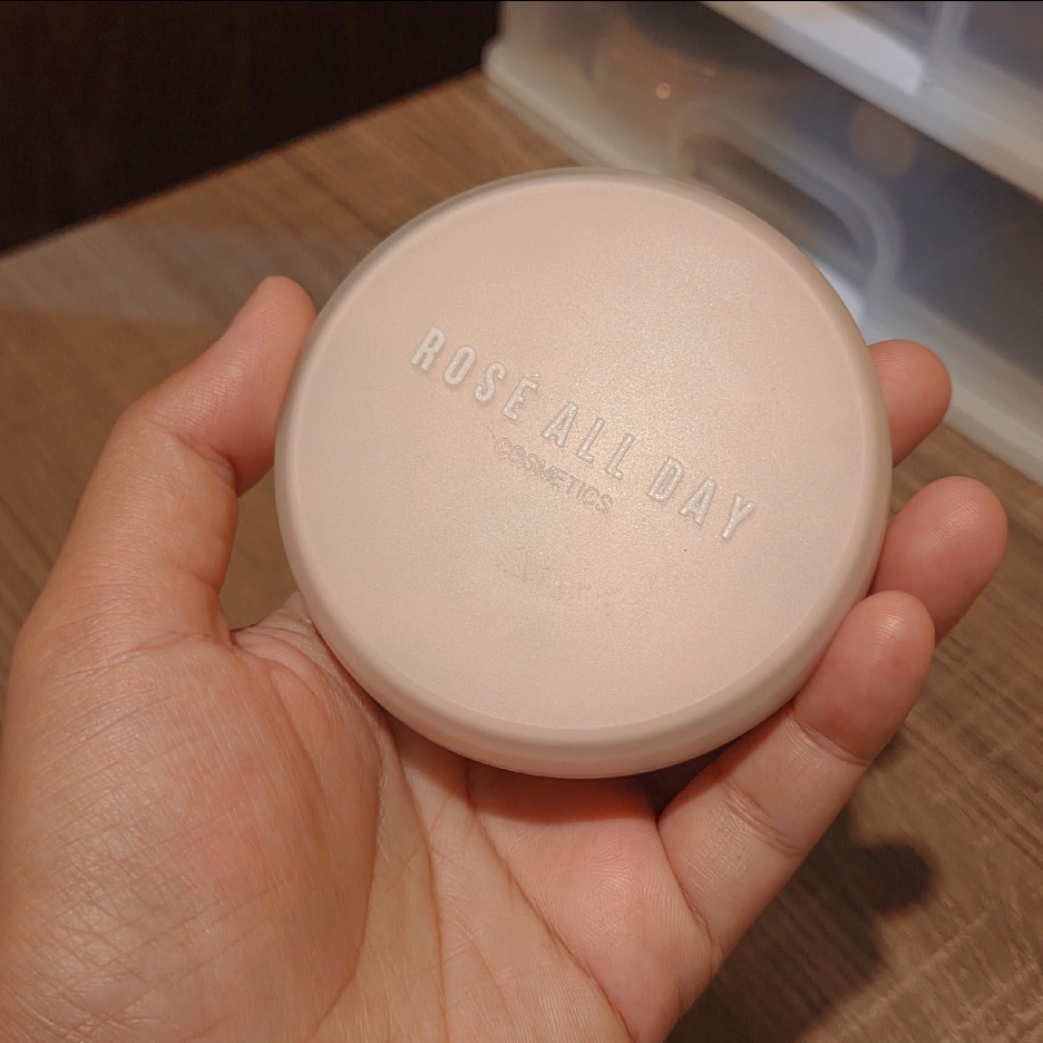 The Realest Lightweight Essence Cushion - Honey imgfdn-215dfba5-3c18-4226-89c4-fdfa3e9a1a2f