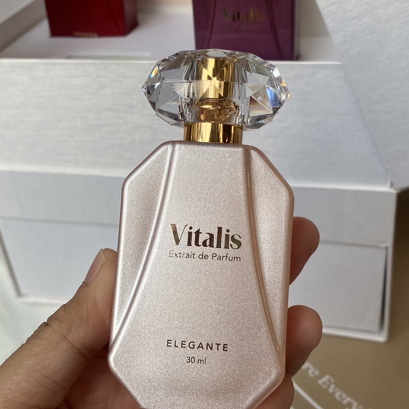 Extrait De Parfum - Elegante imgfdn-adb9cc28-7cae-436d-84a1-b08f15b0c45b