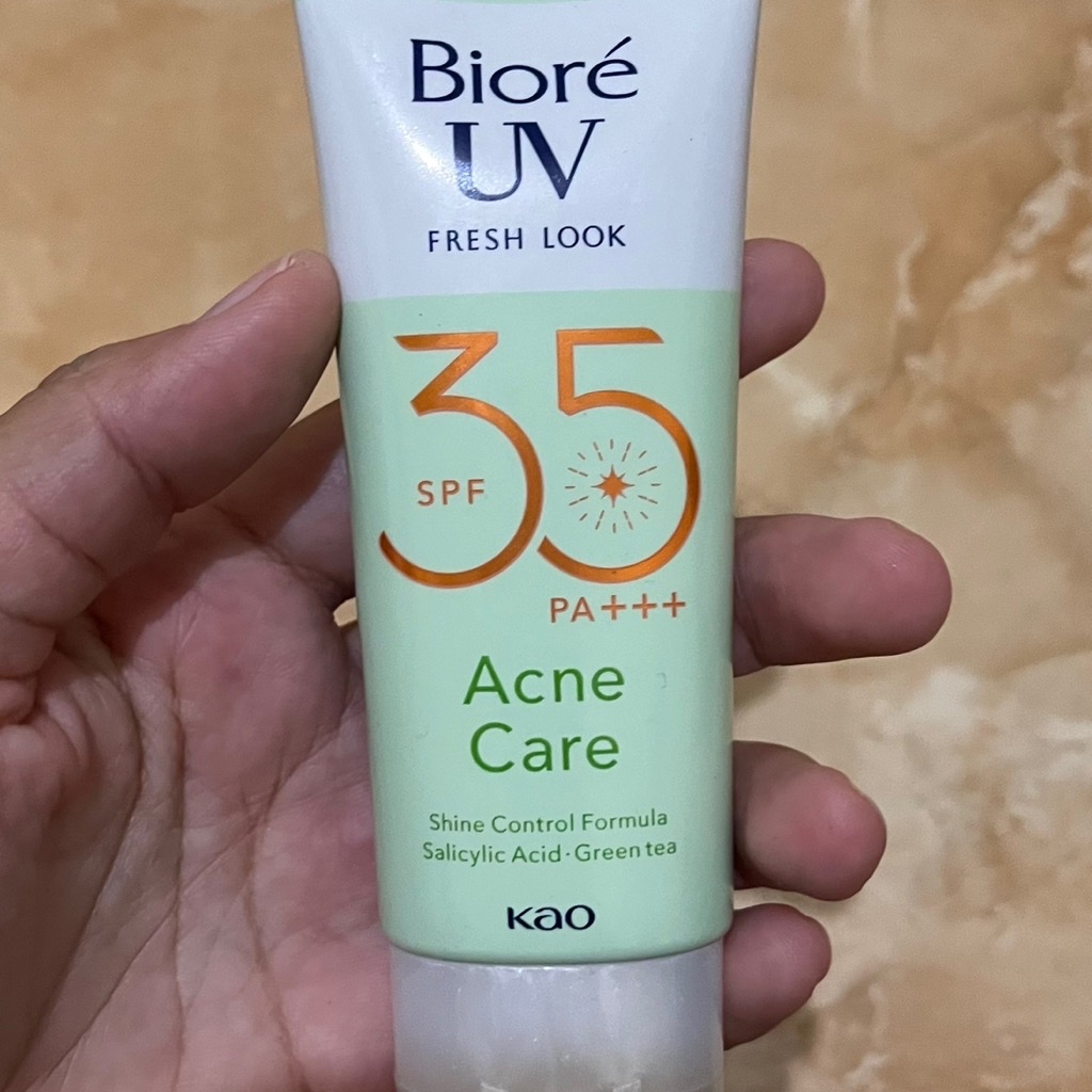 UV Fresh Look Acne Care SPF35  imgfdn-c963198c-ec9b-48a9-af6c-b65d8cf9d5ab