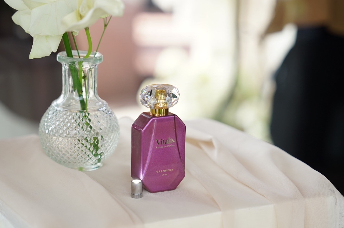 Extrait De Parfum - Grandeur imgfdn-036aa75e-0208-4631-a4fc-9224dfe4fe8e