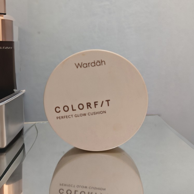 Colorfit Perfect Glow Cushion - 32N Neutral Beige imgfdn-948a2301-a989-4939-8cce-185adf8b49dc