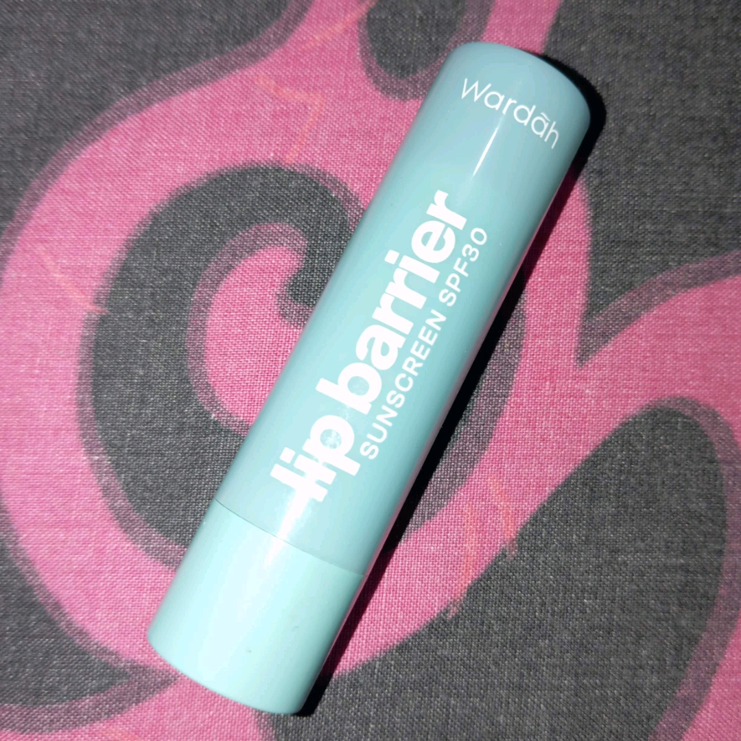 Lip Barrier Sunscreen imgfdn-03aab7d2-950b-48dc-872d-7ac3bc0ce5fa