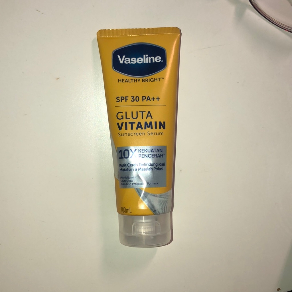 SPF 30 PA++ Gluta Vitamin Sunscreen Serum - Reformulation in August 2023 imgfdn-c1552f21-7103-4ad2-823c-6646ae122575