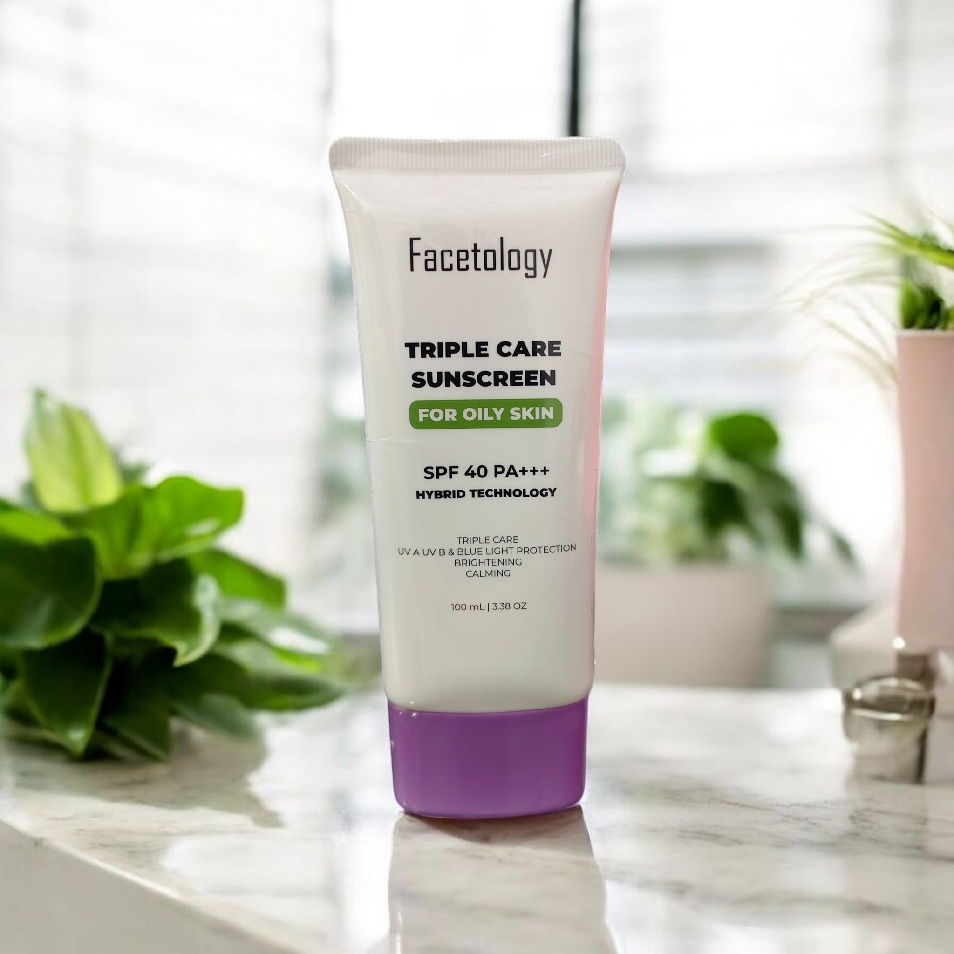Triple Care Sunscreen For Acne & Oily Skin SPF 40 PA+++ imgfdn-8cf9ba9b-c560-47fc-af13-99f1d0682595