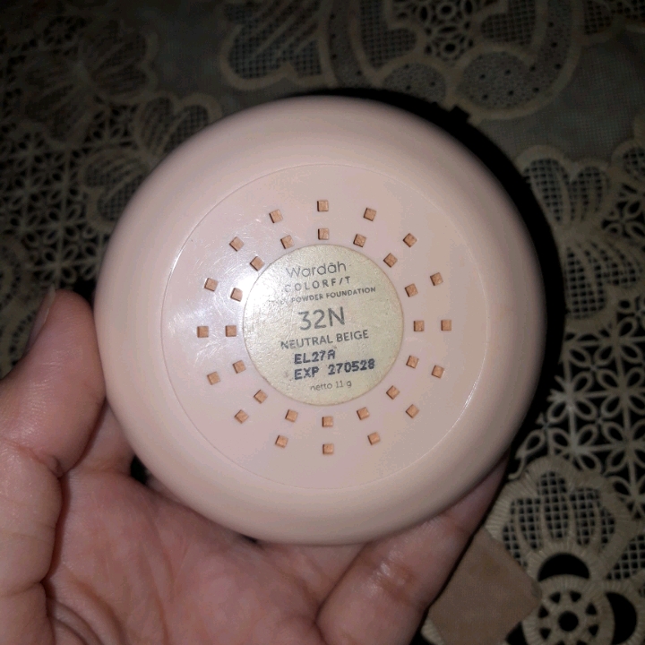 Colorfit Velvet Powder Foundation - 32N Neutral Beige imgfdn-6a0cdc82-ced5-4832-97be-d1088374f5d6