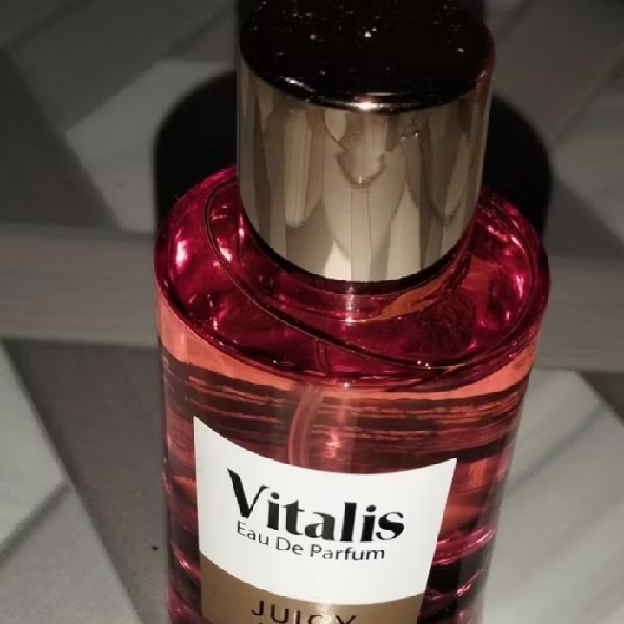 Juicy Luxe imgfdn-b0a078fd-7bff-46f0-9df6-162875970c93