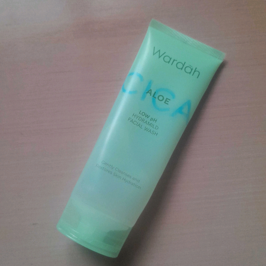 Cica + Aloe Low PH Hydramild Facial Wash imgfdn-564d19e5-c729-41a3-a2b3-47c88fcf65f1