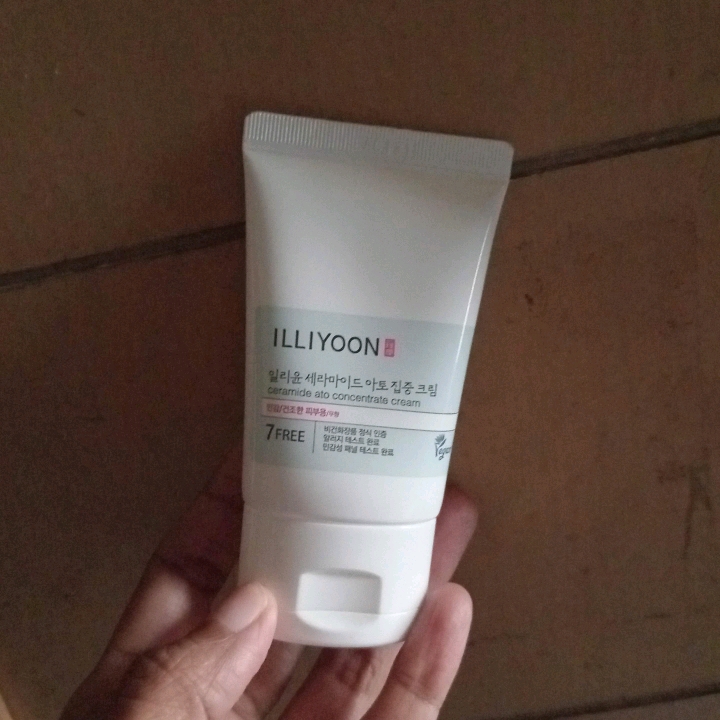 Ceramide Ato Concentrate Moisturizer Cream imgfdn-6cca8d05-9bca-4acc-81fa-de693e0cd651