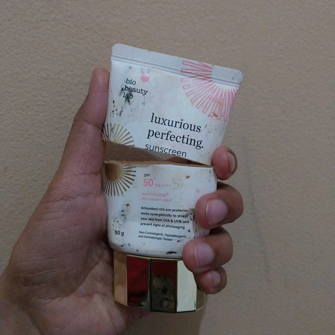 Luxurious Perfecting Sunscreen imgfdn-ce60f90c-0e1b-47ac-8e73-23ffadf6a18d