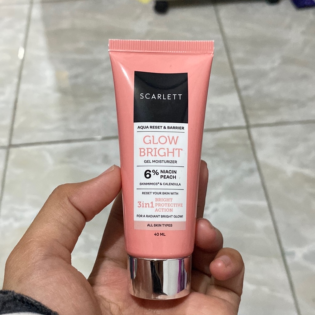 Aqua Reset and Barrier Gel Moisturizer Glow Bright imgfdn-30d46131-eb81-4e67-af75-4095b7c97961
